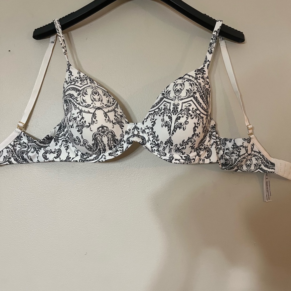Soma Black and White Patterned Bra